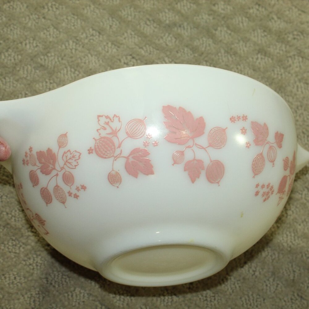 Vtg PYREX Pink Gooseberry 4 Piece Cinderella Mixing Bowl Set  444 443 442 441 - Picture 7 of 15